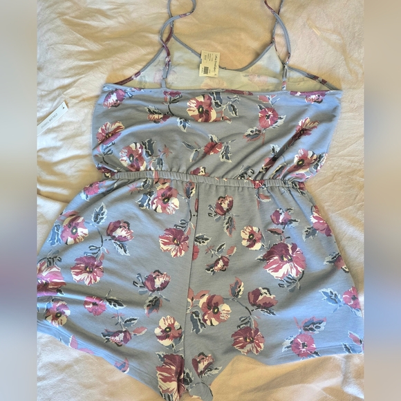 NWT Blue Floral Romper By Color Thread - Picture 4 of 10